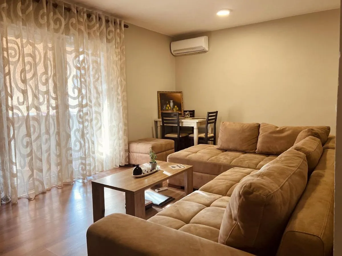 Contactos de Casa Mia - Modern Apartment Near The City Center